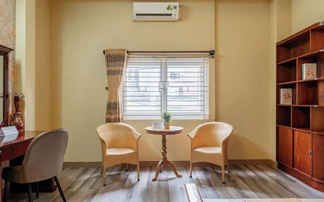 Hoàng Long Hotel By Cozrum