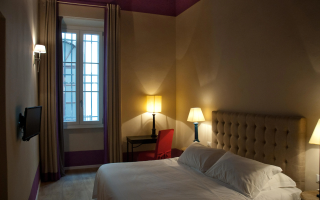 Black 5 Florence Suite