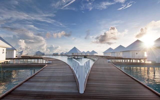 Diamonds Thudufushi Beach And Water Villas