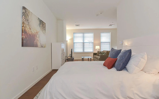 Global Luxury Suites East Boston