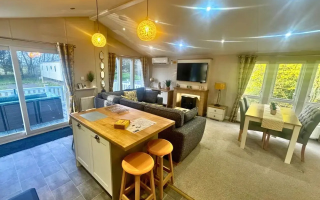 Meadows 33 Hot tub - Southview Holiday Park