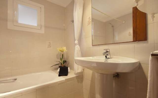 Apartment - 1 Bedroom with Pool and WiFi - 103217