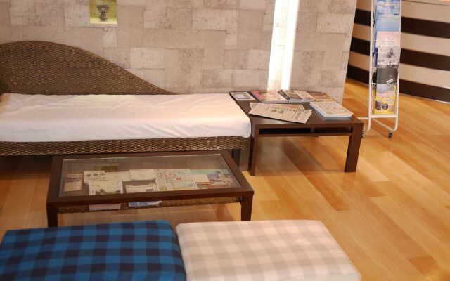 Hiroshima Peace Hotel - Hostel