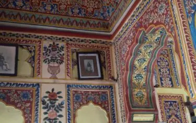 Narayan Niwas Castle