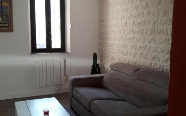 studio idéalement placé, calanques et centre ville