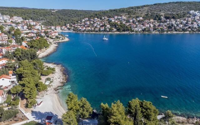 Mirica - Close to the Beach - A1