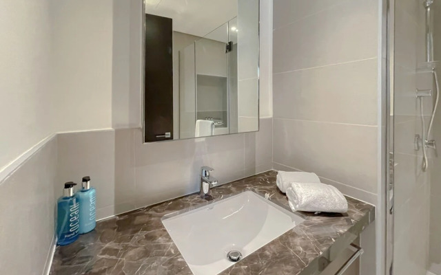 4B-BLVD Heights 2-3801