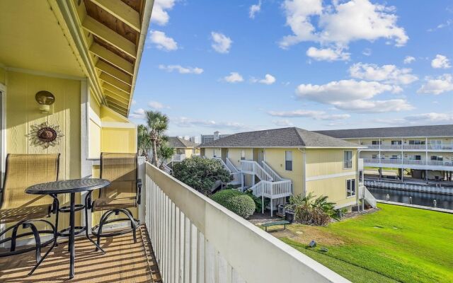 Sandpiper Cove 2041 1 Bedroom Condo by RedAwning