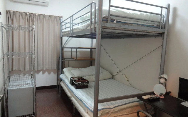 Grace Naha - Hostel