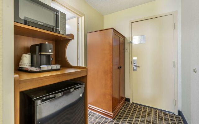 Best Western Plus Bridgeport Inn