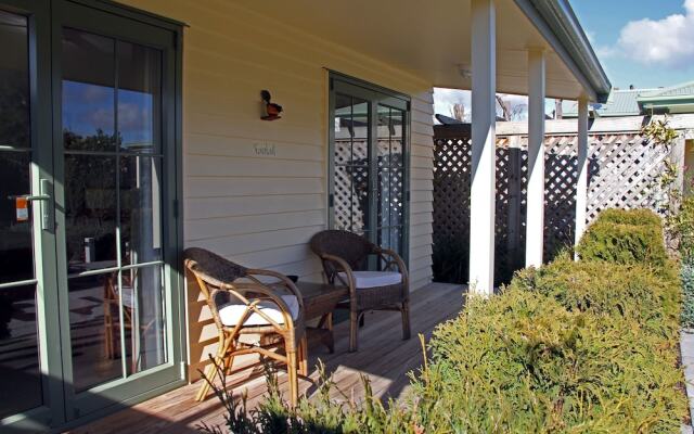 Clive Colonial Cottages