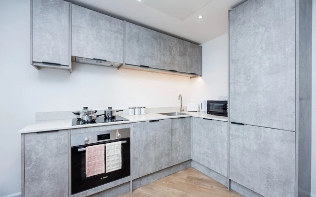 Modern 2 bed Flat in Town Centre - Free Wifi