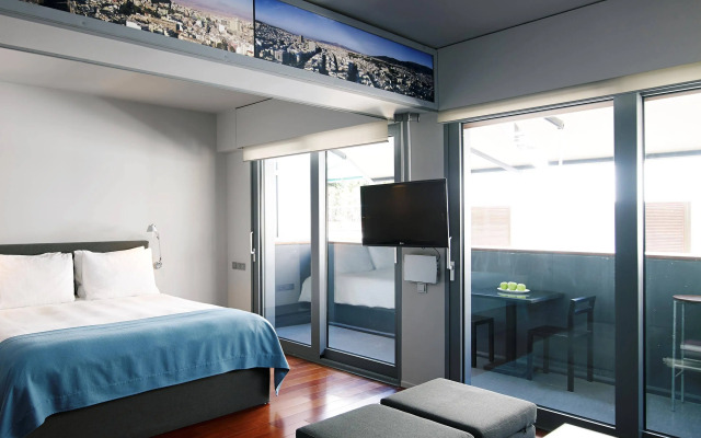 Periscope Hotel