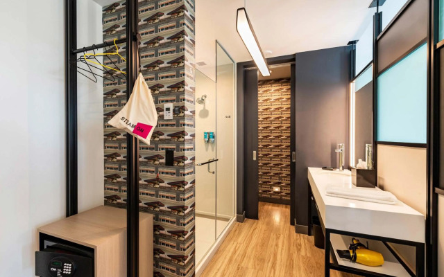 Aloft Savannah Downtown Historic District