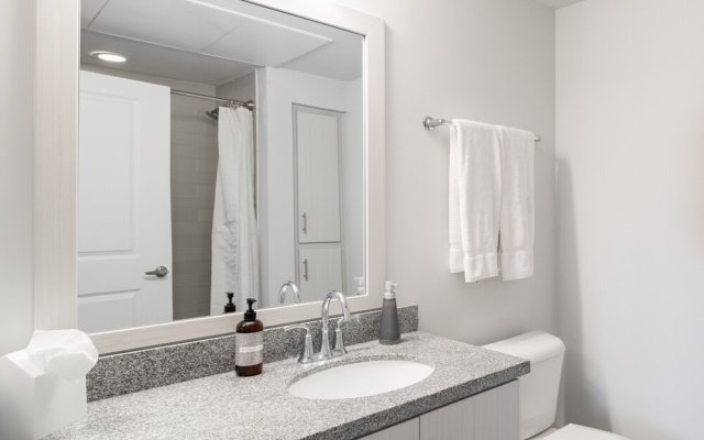 1br Luxury Apartment | Heated Pool by Wanderjaunt