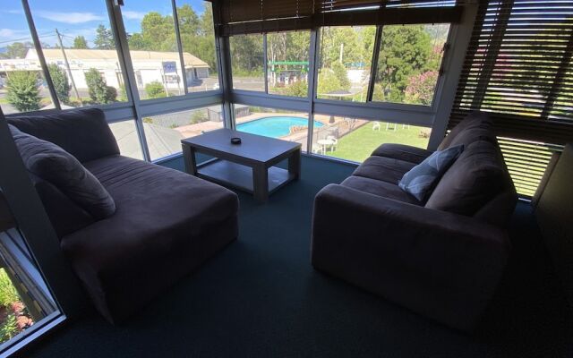 Bucketts Way Motel