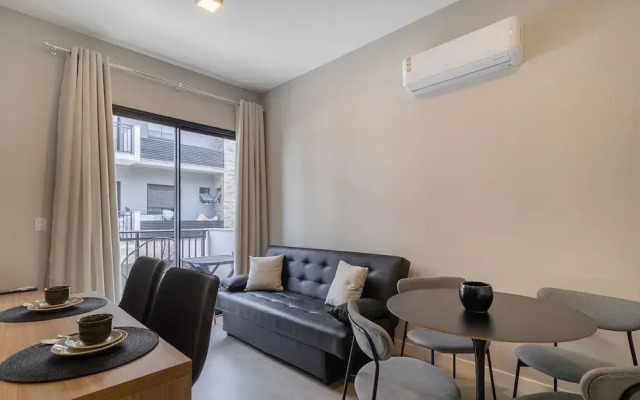 Building With Swimming Pool 800m From Beach - ACB