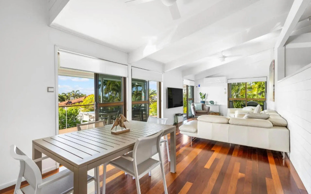 The Pool House Coolum Beach