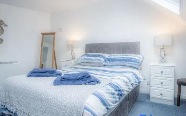 St Julians View - 1 Bedroom Apartment - Tenby