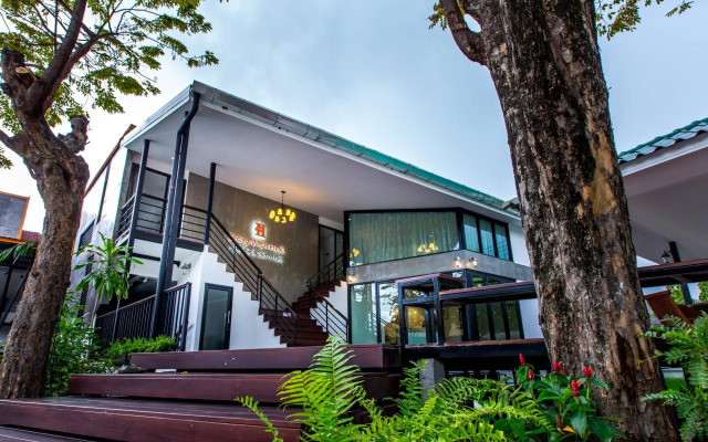 Stay With Hug Poshtel & Activities