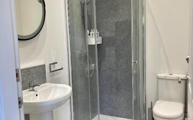 The Gallery At Warrenfield House