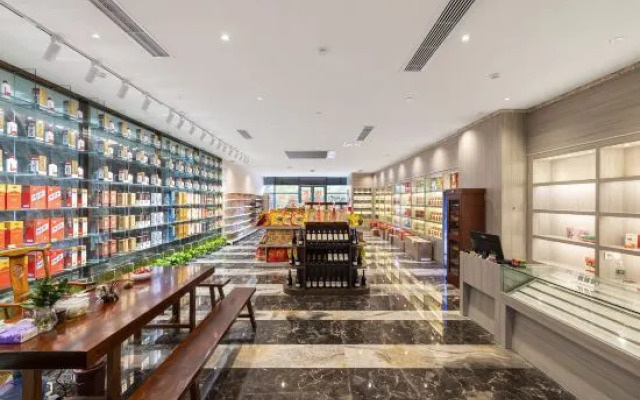 雅悦蓝天酒店