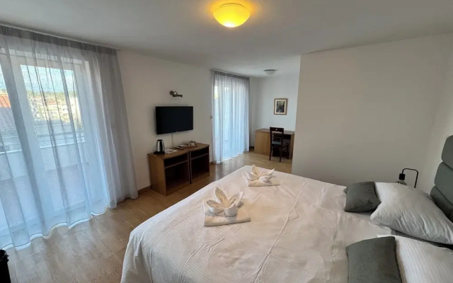 Artena Hotel