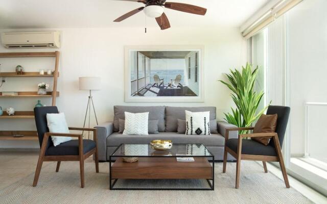 ARENA Stunning 2 BDR Beachfront- Designer Vibes