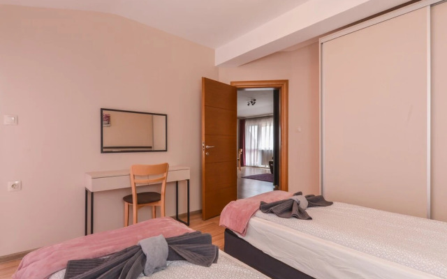 FM Deluxe 2-BDR - Apartment - The Maisonette