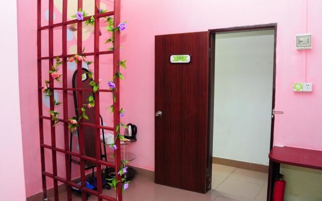 Guangzhou 18 Years Old Apartment