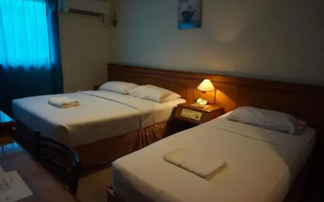 Hotel Holiday Karimun