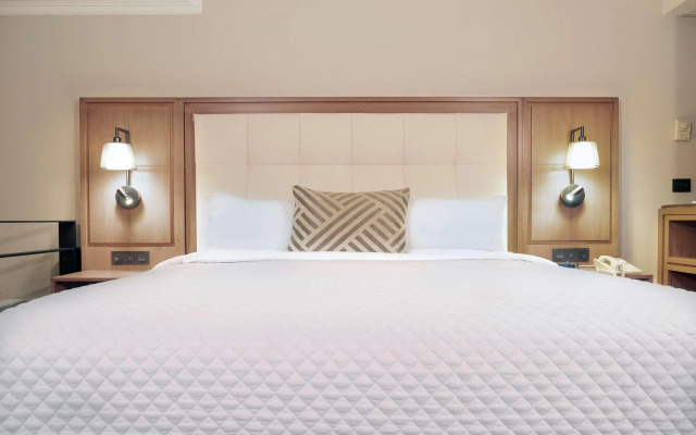 MS Milenium Monterrey, Curio Collection by Hilton