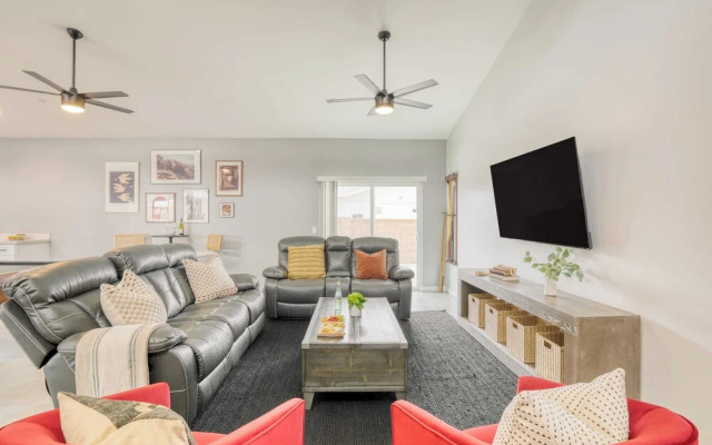 Ezra by Avantstay Modern South Scottsdale Escape