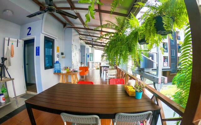 ZZZ Hostel - Don Mueang Airport