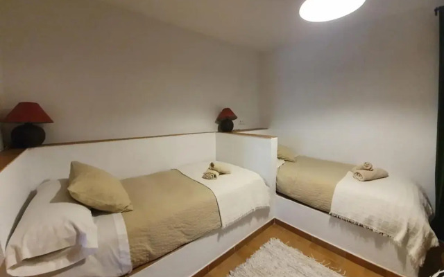 Spanish Townhouse in Spa Village/ Casa rural