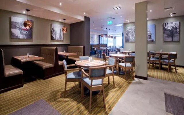 Premier Inn Leeds City Centre (Whitehall Road)