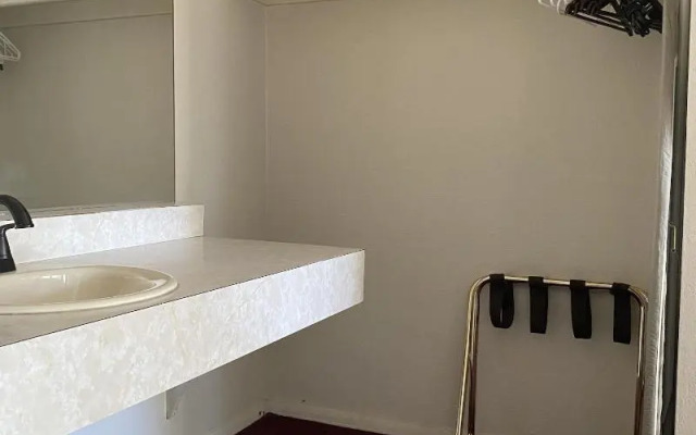 Budget INN At The Heavenly Gondola