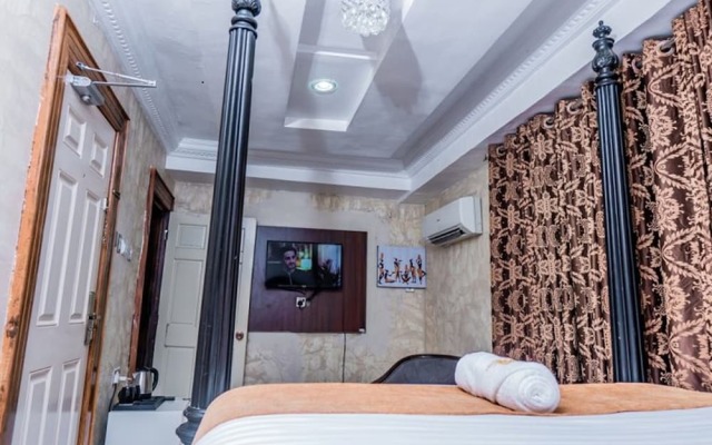 Gallani Suites Hotel