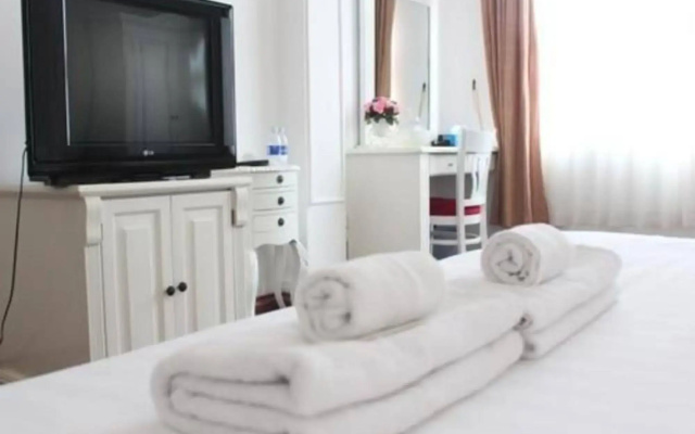 Bizu Hotel II