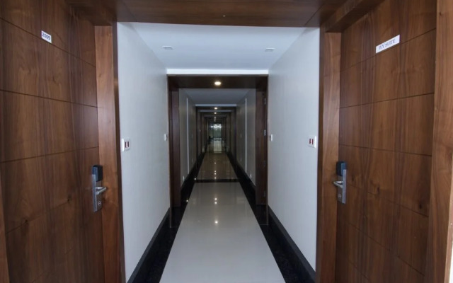 Hotel The Metropole - Phase Ii
