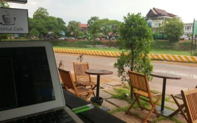 Mini Hut Hostel