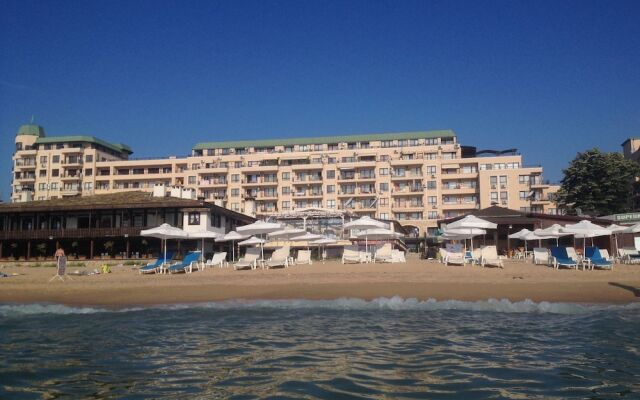 Sea View Rental Front Beach