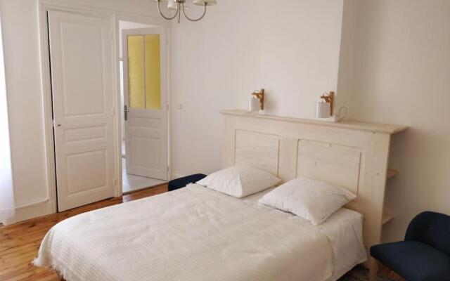 Le Cheylard, appartement spacieux et lumineux