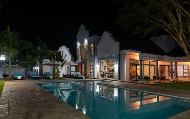 Ezulwini Villa Hotel