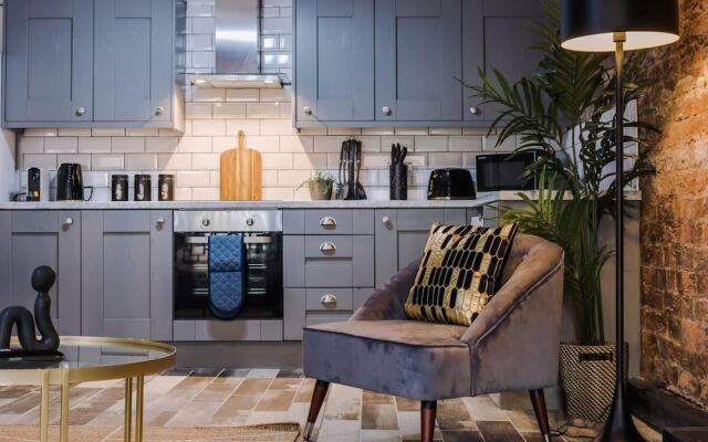 Host Apartments Mathew St Studio