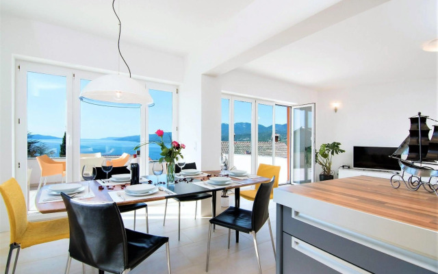 My-Summerlodge-Lemon