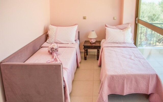 Stunning Home in Diakopto With Wifi and 4 Bedrooms