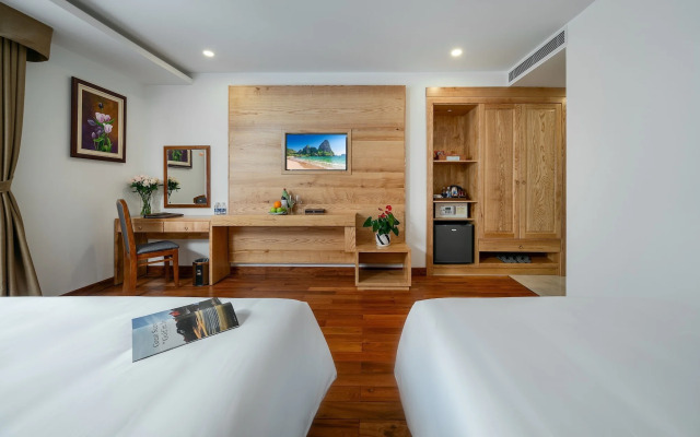 Sunny Ocean Hotel & Spa