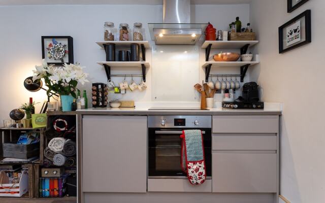 1 Bedroom Apartment in Putney Sleeps 2