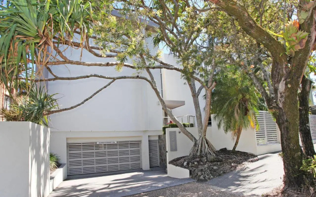 Windmill 4 - Two Bedroom Beachside Apartment on Parkyn Parade!